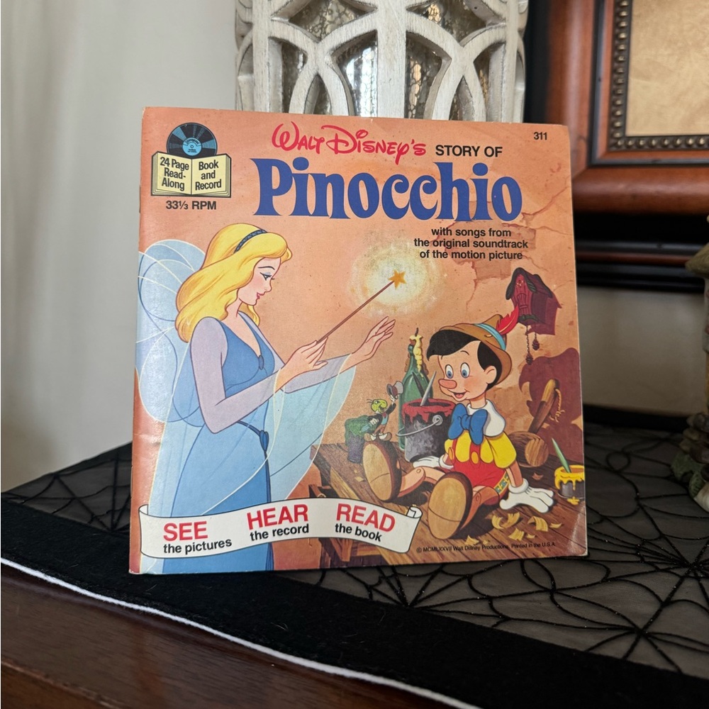 1977 Vintage Disneyland Walt Disney’s Story of Pinocchio Book & Record